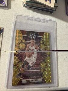 2022-23 Panini Mosaic - Tyler Herro #104 Reactive Yellow Mosaic Prizm